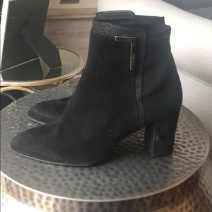 Stuart Weitzman Ankle Stretch Booties